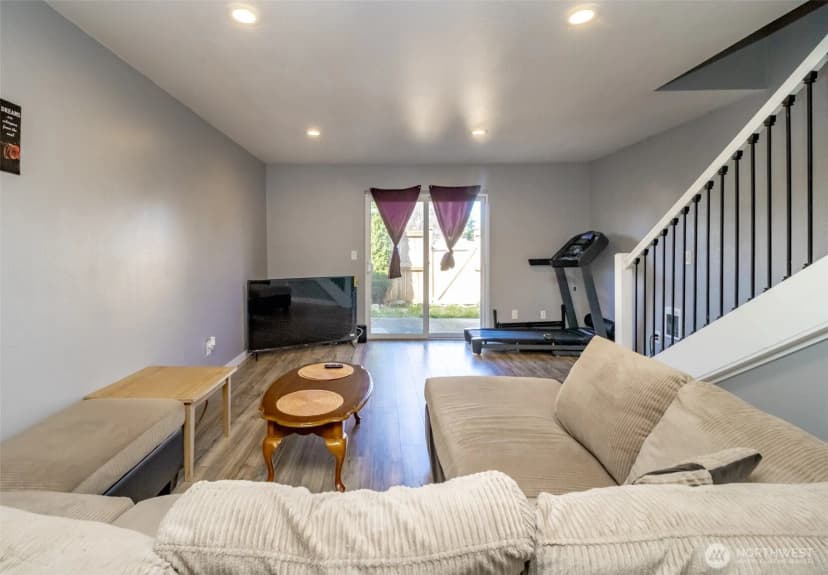 Property photo for 12416 Se 272nd ## C, Kent photo 6