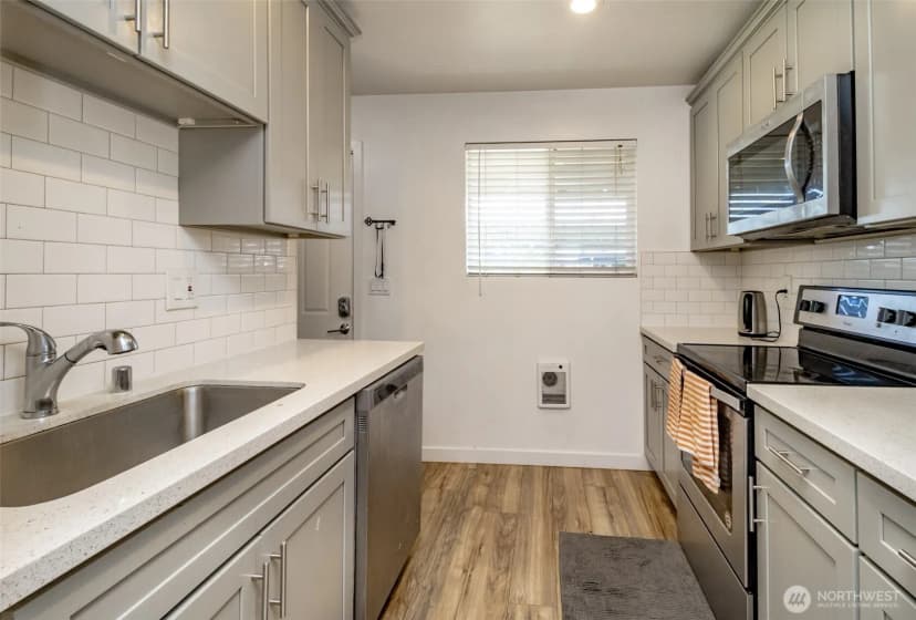 Property photo for 12416 Se 272nd ## C, Kent photo 13