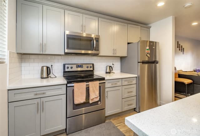 Property photo for 12416 Se 272nd ## C, Kent photo 4