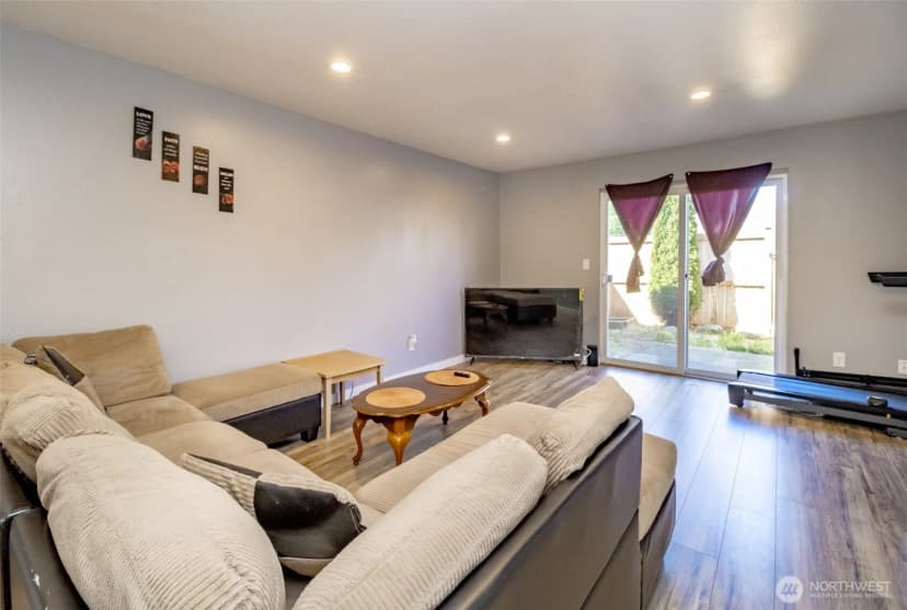 Property photo for 12416 Se 272nd ## C, Kent photo 7
