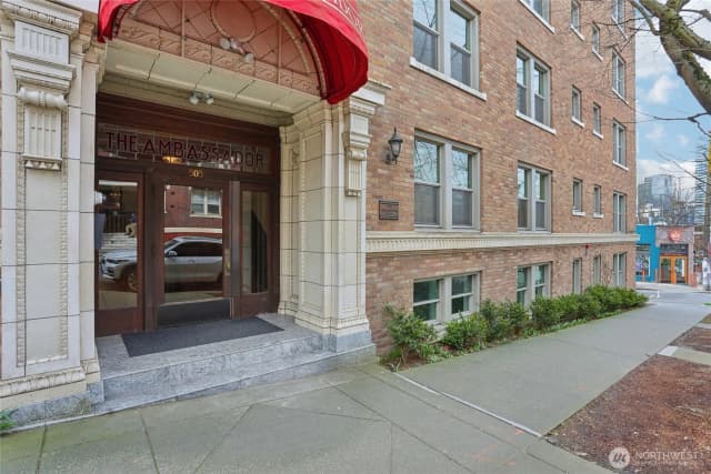 Property photo for 505 E Denny Way #301, Seattle photo 2