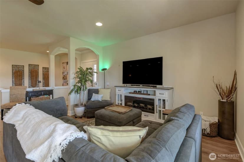 Property photo for 23318 Sunserra Loop Nw #b-00, Quincy photo 10