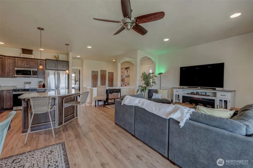 Property photo for 23318 Sunserra Loop Nw #b-00, Quincy photo 11