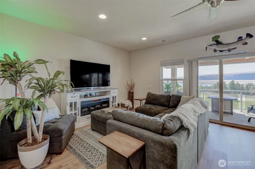 Property photo for 23318 Sunserra Loop Nw #b-00, Quincy photo 12