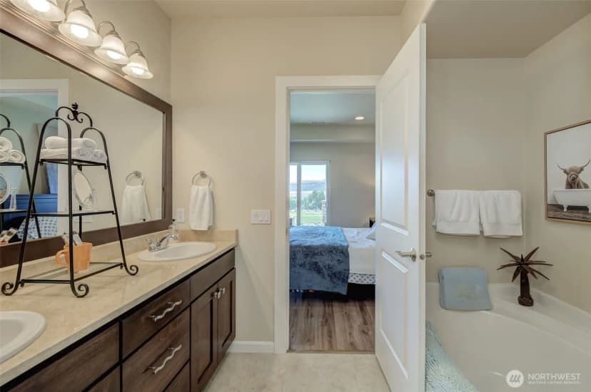 Property photo for 23318 Sunserra Loop Nw #b-00, Quincy photo 18