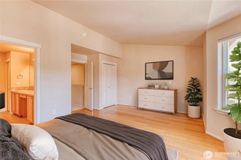 Property photo for 5583 Lakemont Boulevard Se #1603, Bellevue photo 7
