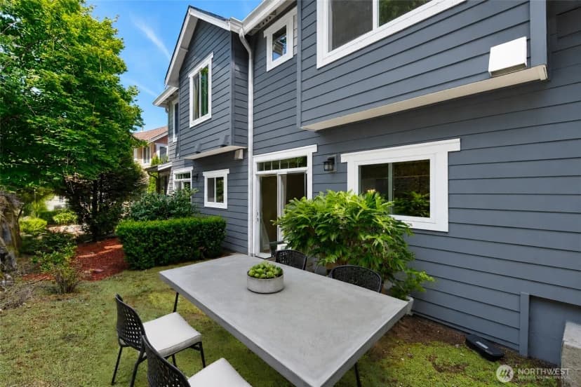 Property photo for 5583 Lakemont Boulevard Se #1603, Bellevue photo 15