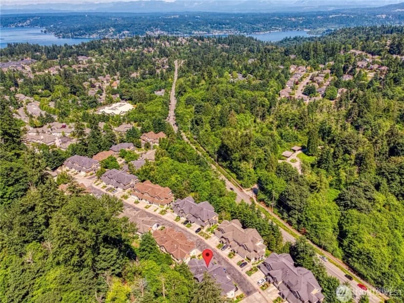 Property photo for 5583 Lakemont Boulevard Se #1603, Bellevue photo 20