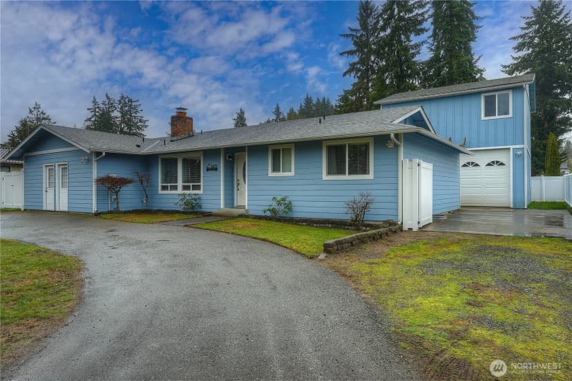 Property photo for 2412 Lexington Street, Steilacoom photo 2