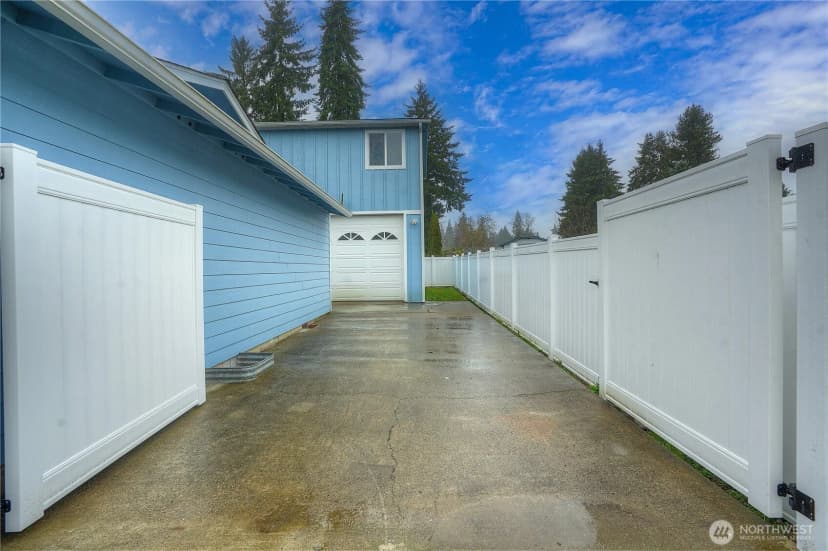 Property photo for 2412 Lexington Street, Steilacoom photo 3
