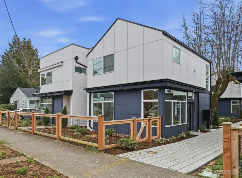 Property photo for 809 S Sullivan Street #b, Seattle photo 20