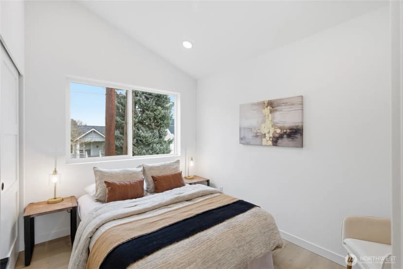 Property photo for 809 S Sullivan Street #b, Seattle photo 6