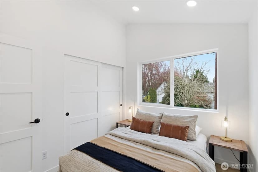 Property photo for 809 S Sullivan Street #b, Seattle photo 7