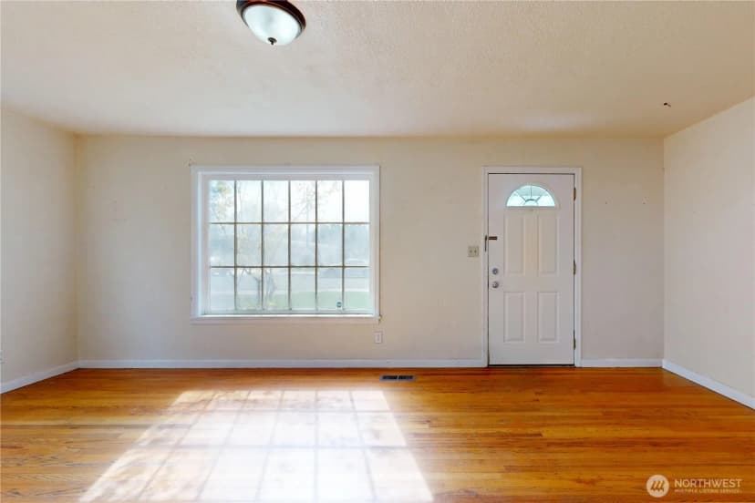 Property photo for 522 Sw First, College Place photo 4