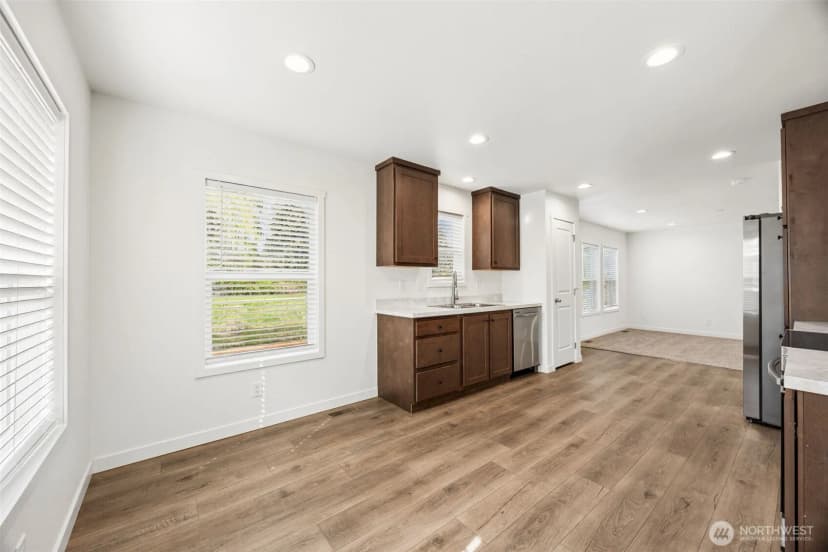 Property photo for 11510 E Riverside Drive #27, Bothell photo 10