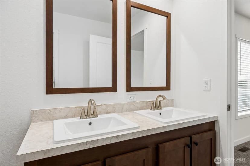 Property photo for 11510 E Riverside Drive #27, Bothell photo 16