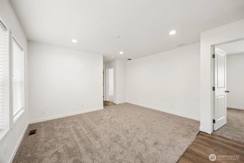 Property photo for 11510 E Riverside Drive #27, Bothell photo 6