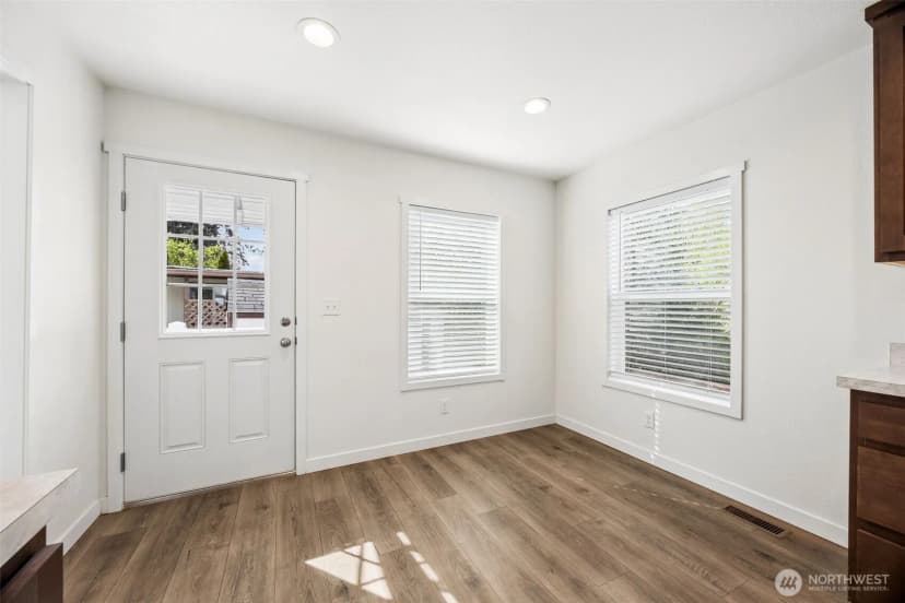 Property photo for 11510 E Riverside Drive #27, Bothell photo 11
