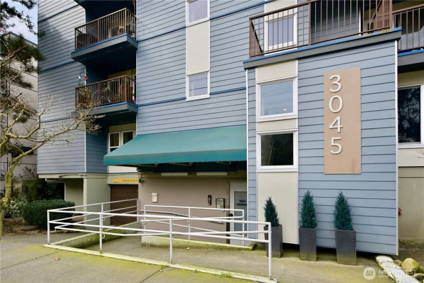 Property photo for 3045 20th Avenue W ##403, Seattle photo 24