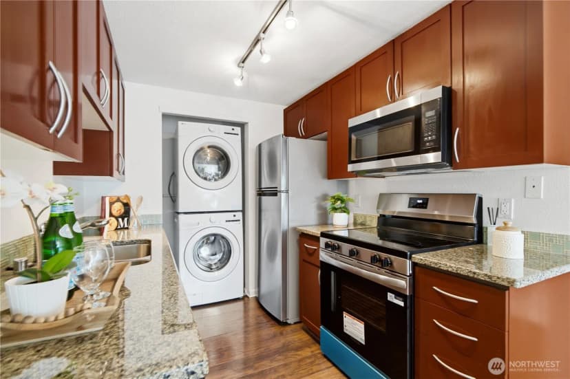 Property photo for 3045 20th Avenue W ##403, Seattle photo 12