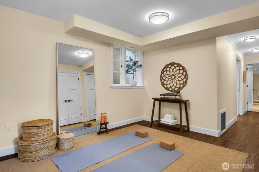 Property photo for 2686 44th Avenue W, Seattle photo 28