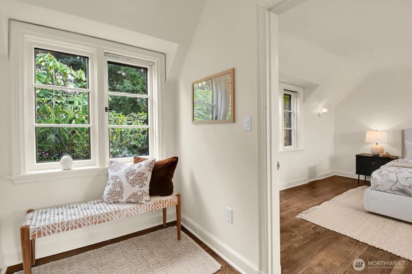 Property photo for 2686 44th Avenue W, Seattle photo 15