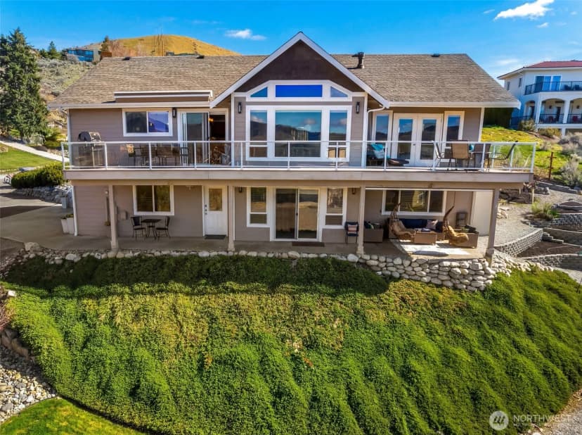 Property photo for 204 Stehekin Way, Chelan photo 2