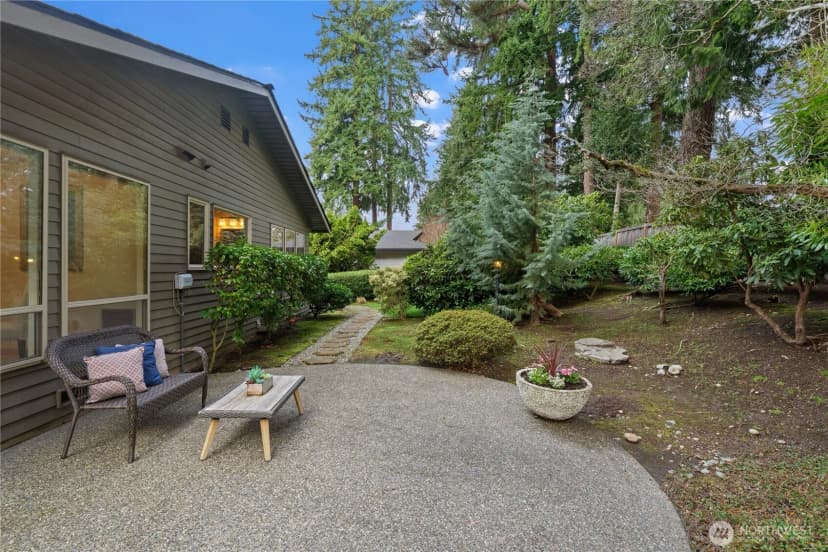 Property photo for 15018 Ne 10th Place, Bellevue photo 24