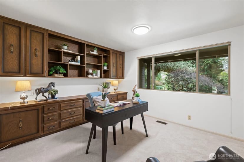 Property photo for 15018 Ne 10th Place, Bellevue photo 12
