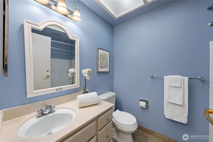 Property photo for 15018 Ne 10th Place, Bellevue photo 21