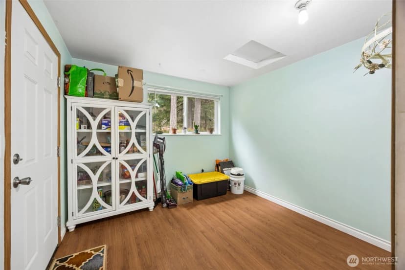 Property photo for 10 E Mooreview Lane E, Shelton photo 36