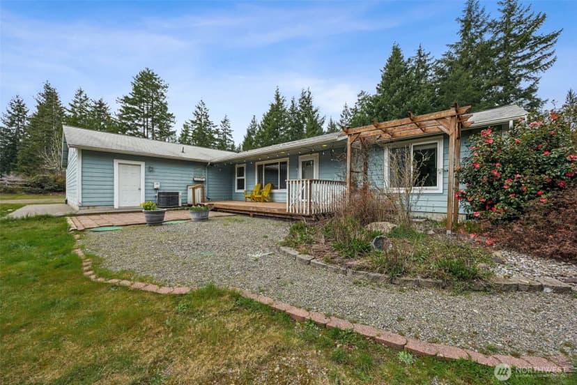 Property photo for 10 E Mooreview Lane E, Shelton photo 2