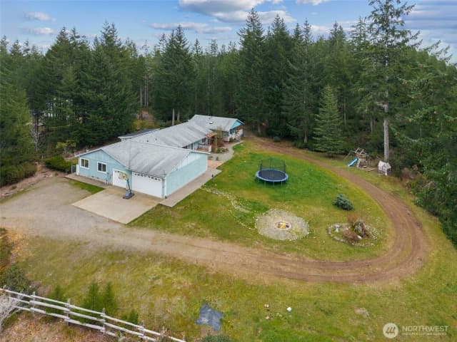 Property photo for 10 E Mooreview Lane E, Shelton photo 5