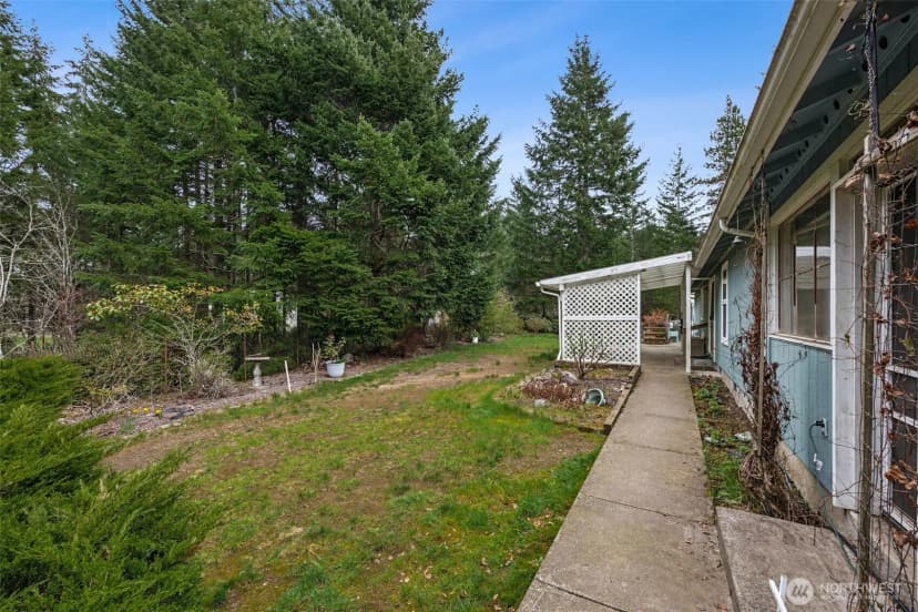 Property photo for 10 E Mooreview Lane E, Shelton photo 23