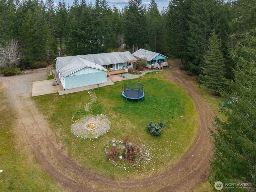 Property photo for 10 E Mooreview Lane E, Shelton photo 6