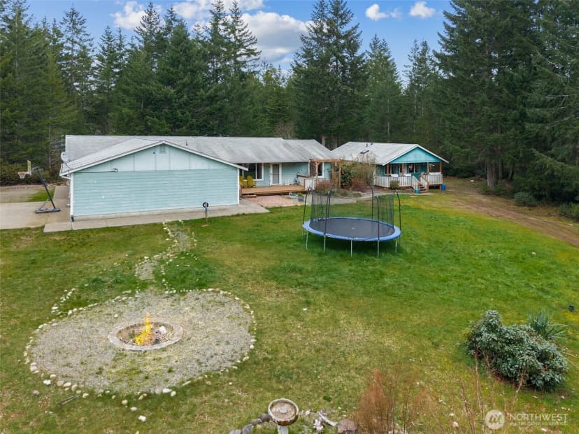 Property photo for 10 E Mooreview Lane E, Shelton photo 3
