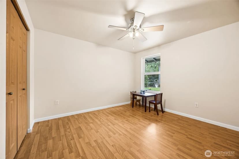 Property photo for 10 E Mooreview Lane E, Shelton photo 16