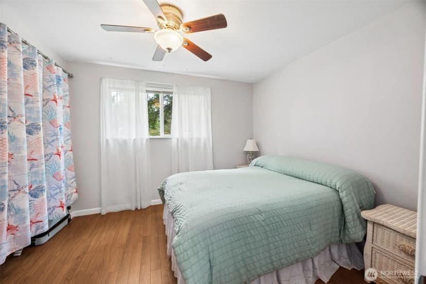 Property photo for 10 E Mooreview Lane E, Shelton photo 9