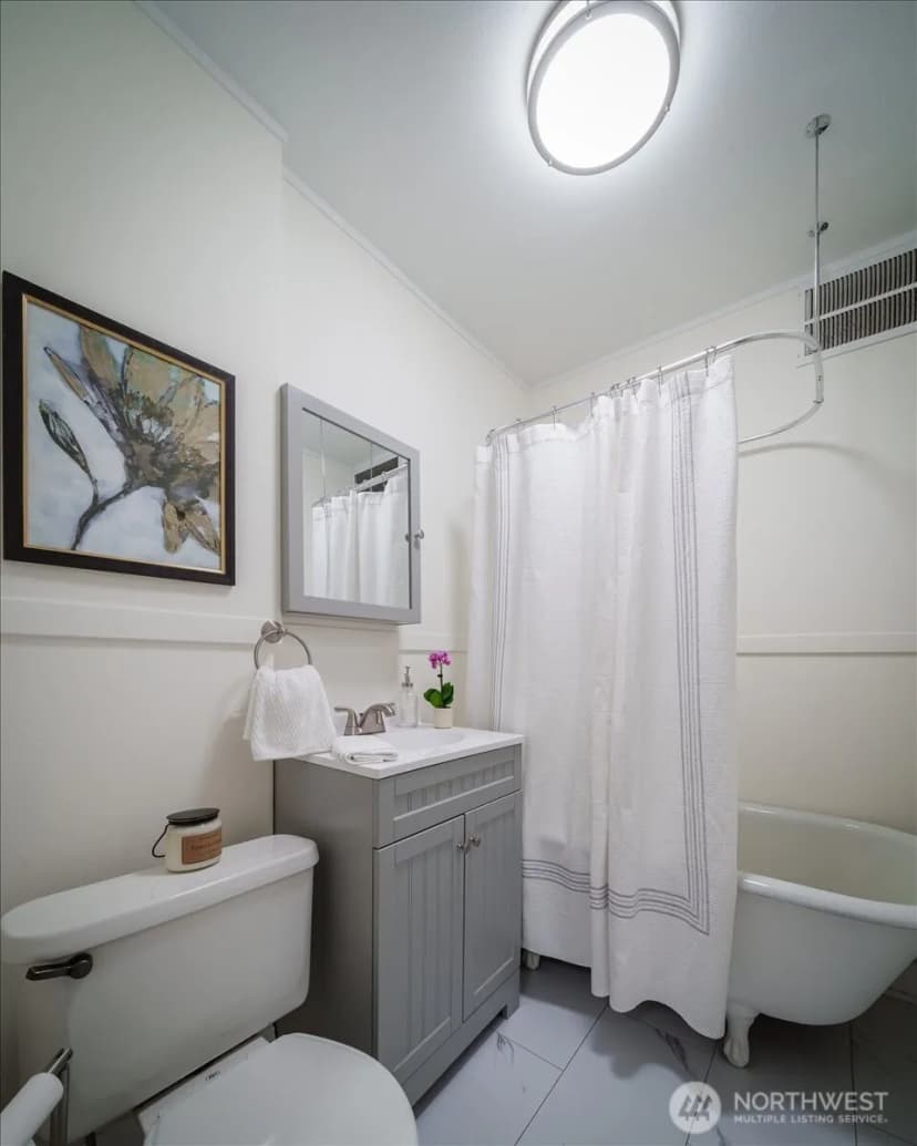 Property photo for 1310 Queen Anne Avenue N #15, Seattle photo 20