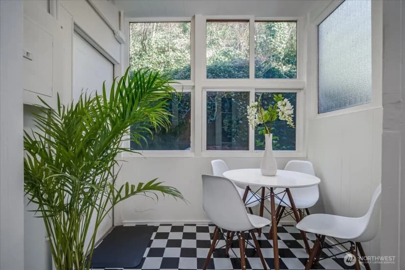 Property photo for 1310 Queen Anne Avenue N #15, Seattle photo 14