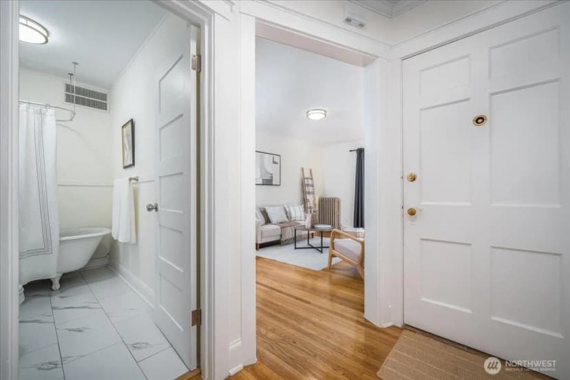 Property photo for 1310 Queen Anne Avenue N #15, Seattle photo 8