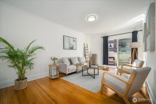 Property photo for 1310 Queen Anne Avenue N #15, Seattle photo 5