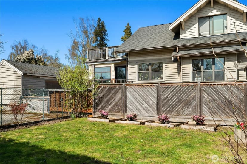 Property photo for 8041 12th Avenue Ne, Seattle photo 10