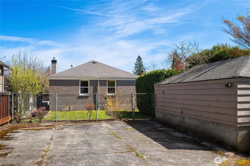 Property photo for 8041 12th Avenue Ne, Seattle photo 31