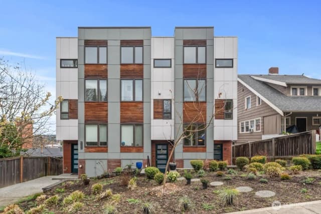 Property photo for 9266 50th Avenue S #c, Seattle photo 2