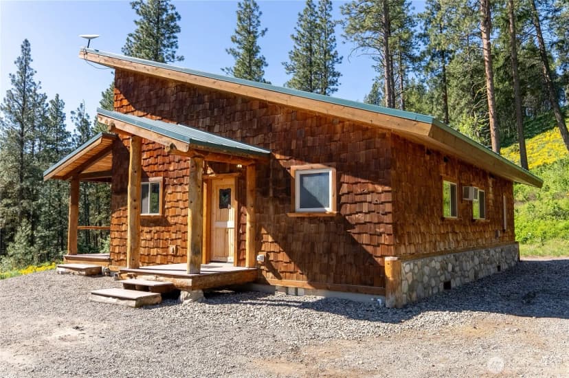 Property photo for 23 Whitebark Lane, Winthrop photo 36