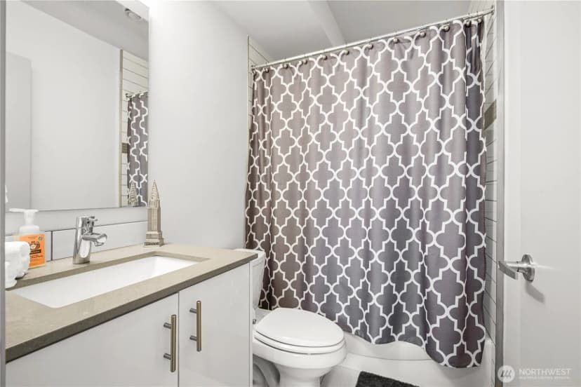Property photo for 321 W Olympic Place #a, Seattle photo 17