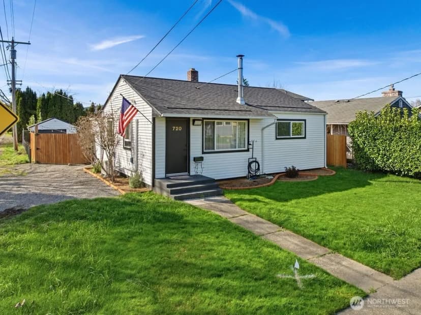 Property photo for 720 9th Street Sw, Puyallup photo 2