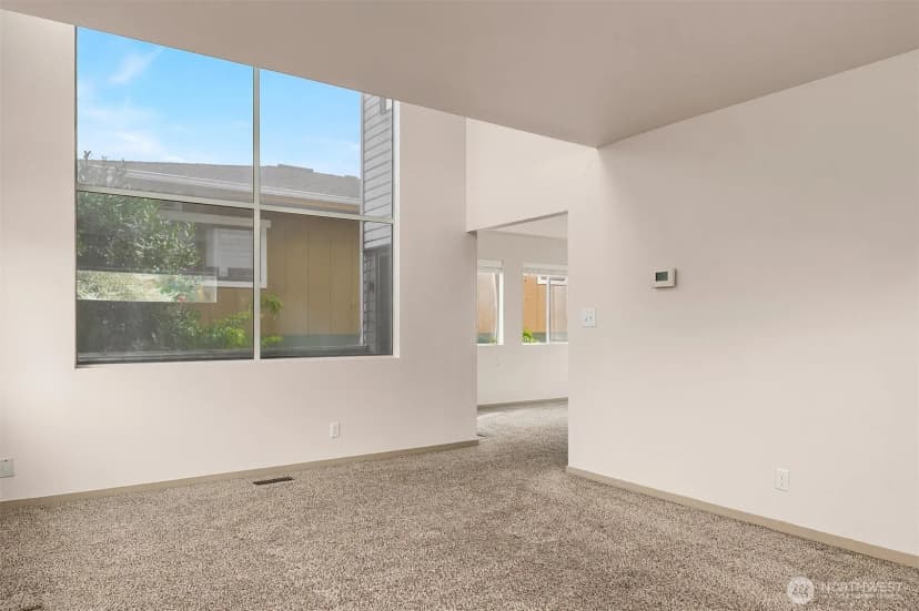 Property photo for 2601 E Aloha Street, Seattle photo 4