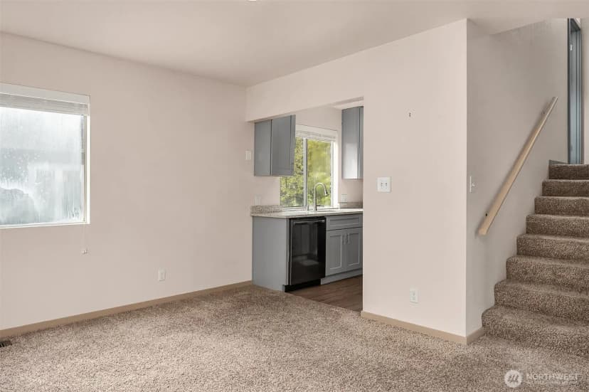 Property photo for 2601 E Aloha Street, Seattle photo 6